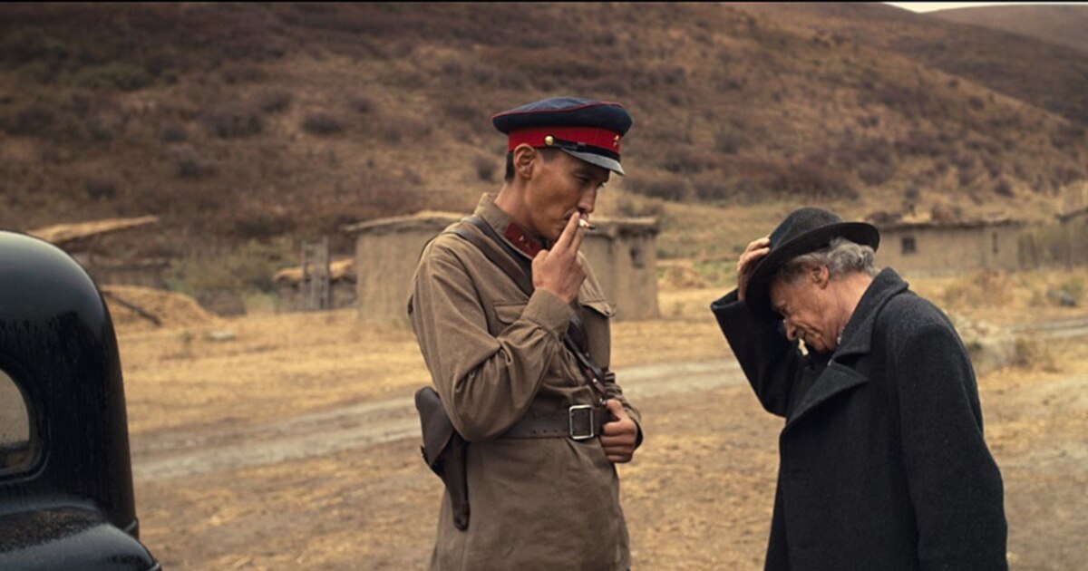 Әйелі күйеуінің бөксесін сүйеді (видео)