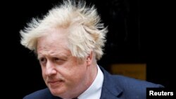 Boris Johnson spune că și-a învățat lecția după dezvăluirile privind petrecerile organizate de staff-ul său în timpul pandemiei. Nu are de gând, însă, să demisioneze.