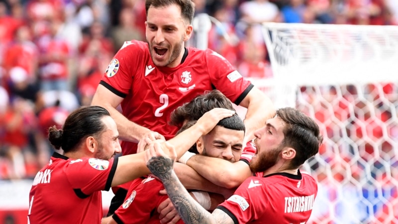 ЕВРО-2024: Грузия выигрывает у Чехии со счетом 1:0 после первого тайма