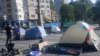 Един от палатковите лагери на протестиращите е разпънат на Орлов мост, вторият е пред президентството