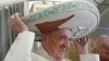 Папа Францішак назваў Трампа «не хрысьціянінам» празь ягоныя погляды на міграцыю