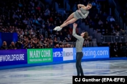 Фигуристы Екатерина Гейниш и Дмитрий Чигирев на чемпионате мира в Бостоне, 26 марта 2025 года