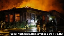 Наслідки російської атаки на Київ. Пожежа у господарчому магазині. Київ, 20 серпня 2026 року