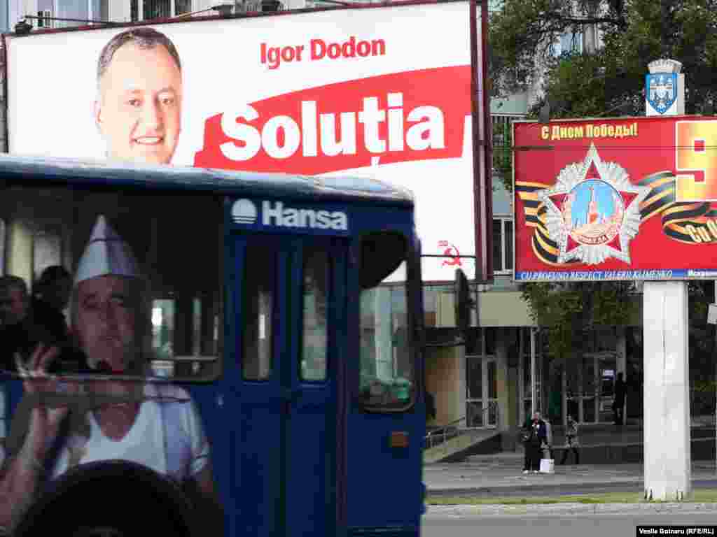 Poster electoral al candidatului comunist Igor Dodon