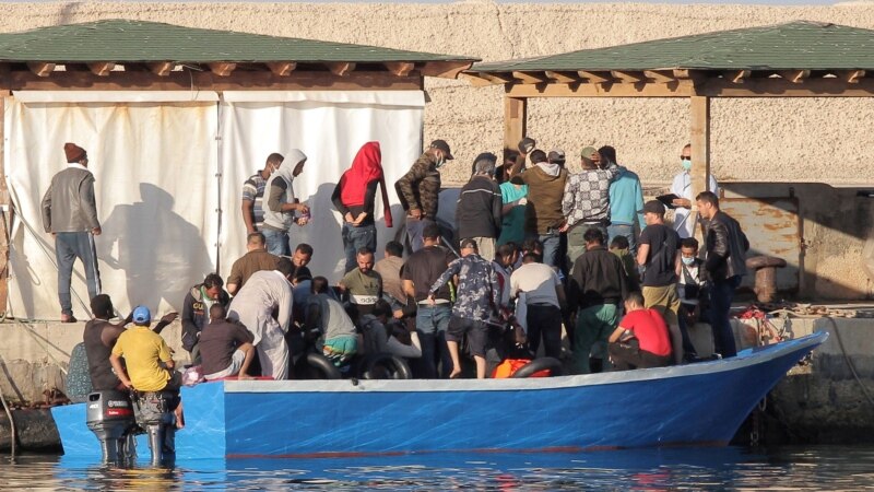 Спасени 27 мигранти во Ламанш