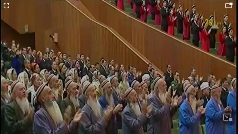 Konstitusiýa we Baýdak güni: Türkmenistanyň gaýta-gaýta üýtgedilen baş kanuny 30 ýaşady