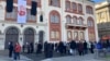 Odavanje pošte stradalima u Novom Sadu ispred Rektorata Univerziteta u Beogradu, 6. januara 2025.