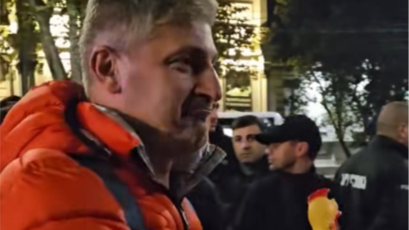 "ჭყვიტინა" სათამაშოთი დაგვცინოდა"- ვანო სხირტლაძე 8-დღიან პატიმრობაში გაუშვეს