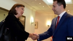 Средба на премиерот Никола Груевски со американскиот помошник државен секретар за eвропски и eвроазиски работи Викторија Нуланд.