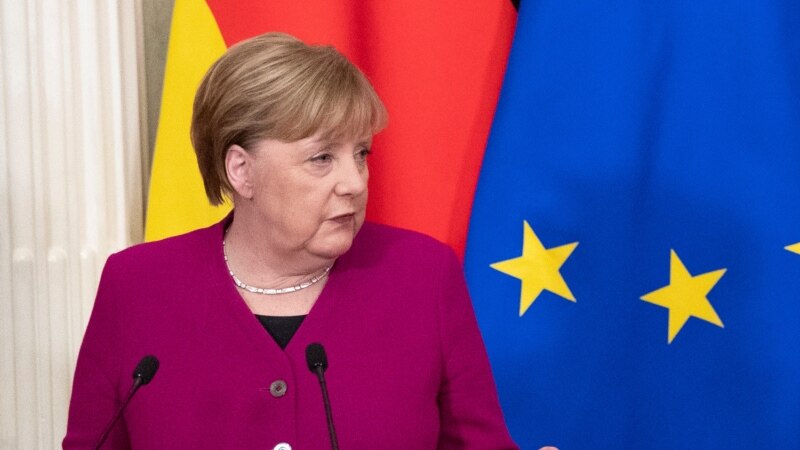 Меркел: Не сме на крајот на пандемијата, уште сме на почеток