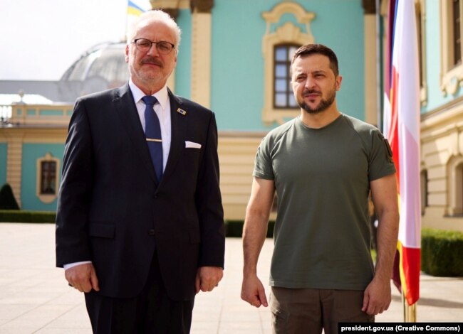 Egils Levits with Ukrainian President Volodymyr Zelenskiy in September.