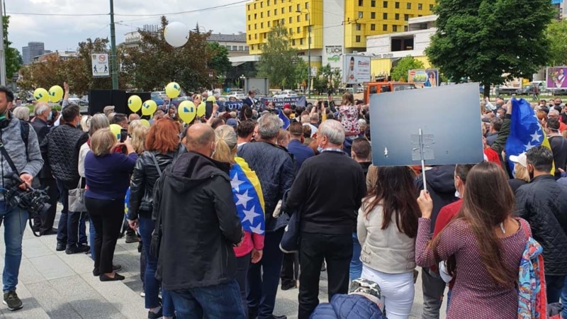U Sarajevu protestna šetnja 'Dosta je bilo šutnje'
