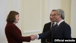 Armenia -- President Serzh Sarkisian greets Victoria Nuland, the U.S. Assistant Secretary of State for European and Eurasian Affairs, in Yerevan, 18 Feb, 2015