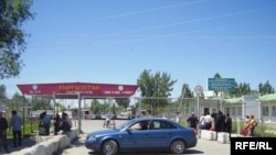 The Dostuk checkpoint along the Kyrgyz-Uzbek border