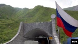 Понять, с какой стороны от российской границы находится Южная Осетия, пока не удается