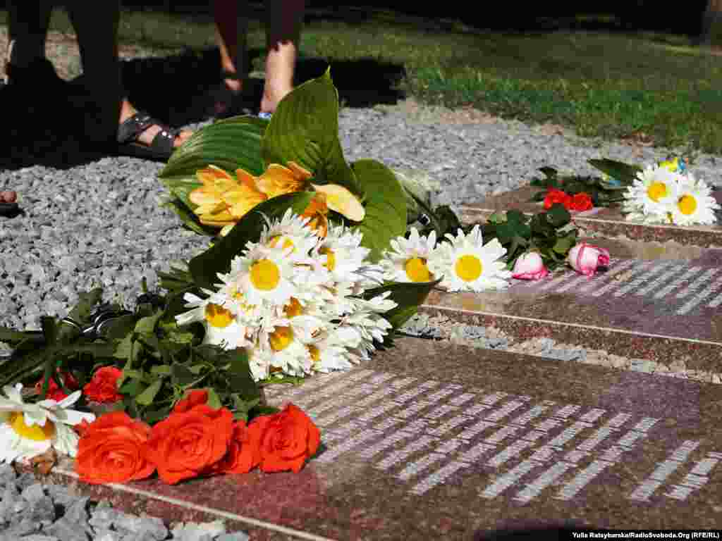 Монумент усім загиблим десантникам у Дніпропетровську