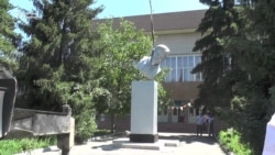 Алматы облысында Калининнің екі ескерткішін құлатты