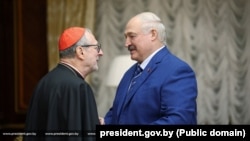 Ватиканский дипломат Клаудио Гуджеротти и Александр Лукашенко на встрече в Минске, 27 октября 2025 года