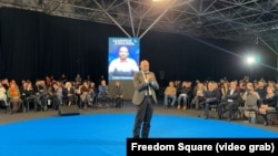 "შემოგვიერთდით საქართველოს გულისთვის! ღამეც ჩვენია, დღეც ჩვენია და გვახსოვდეს, გაზაფხული აუცილებლად მოვა!” - ამ სიტყვებით მიმართა დარბაზში შეკრებილებს ლევან ცუცქირიძემ