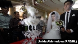 FILE: A wedding in Uzbekistan