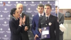 У Києві за підсумками атестації офіційно затвердили перших 50 поліцейських (відео)