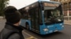 Metrópótló busz a budapesti Deák Ferenc téren