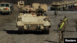 ԱՄՆ ԶՈւ զինծառայողներ և զրահատեխնիկա Լեհաստանում զորավարժությունների ժամանակ, արխիվ
