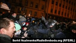 Було 6 потерпілих від сльозогінного газу, а також із травмами голови, ока та кінцівок – спостерігачі
