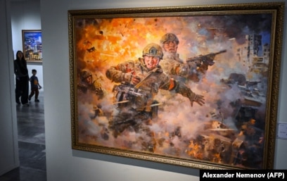 жалаңаш шалбарда Әйелі блять кезінде жылайды