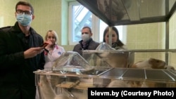 У адной зь лябараторый Інстытуту экспэрымэнтальнай вэтэрынарыі, дзе праводзяць экспэрымэнты з жывёламі. Ілюстрацыйнае фота