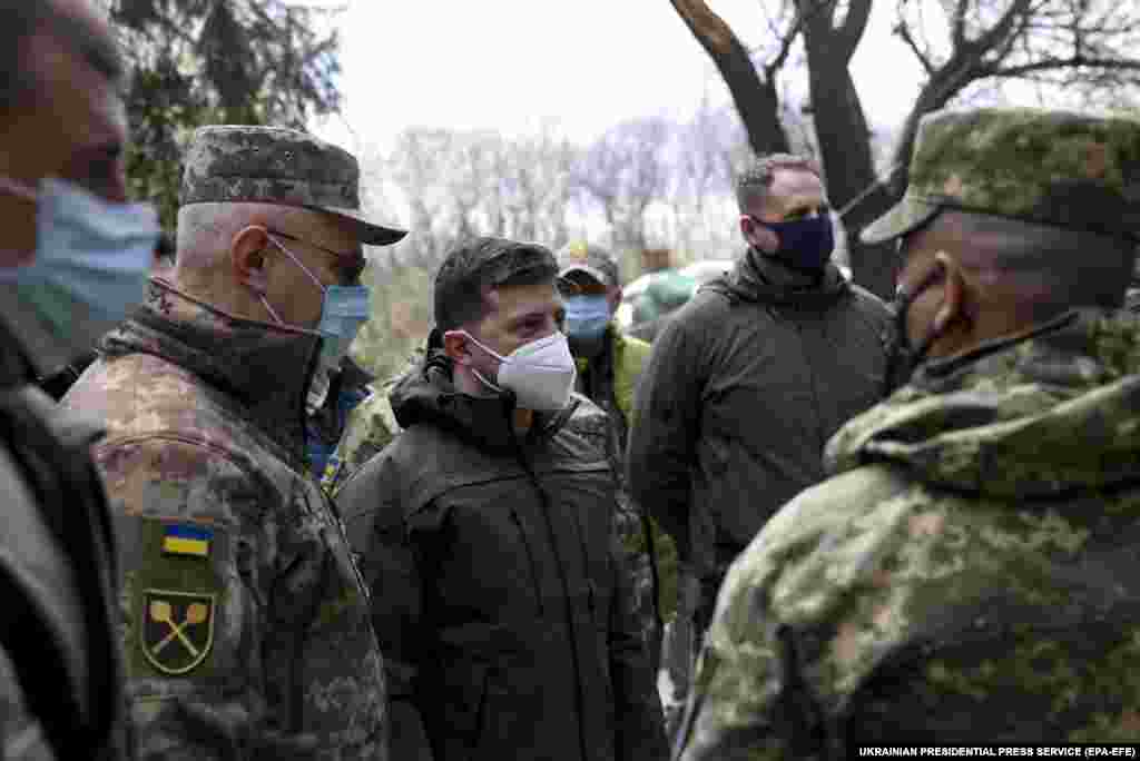 Miközben Ukrajna és az egész világ a koronavírus-járvánnyal küzdött, a kelet-ukrán szakadár területeken&nbsp;egyre gyakoribbá vált a tűzszünet megsértése&nbsp;