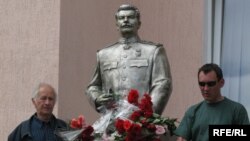 Стариот споменик на Сталин во Запорожје.