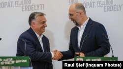 Viktor Orbán a vizitat Transilvania, la invitația UDMR, și a ținut un discurs controversat la Băile Tușnad. Liderii grupurilor din Parlamentul European au condamnat mesajele premierului ungar, iar o consilieră și-a dat demisia. 