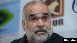 Armenia -- Zharangutyun party eader Raffi Hovhannisian at a news conference in Yerevan, 25Mar2015