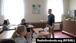 «Молодий вчитель – це той наш фокус уваги в кадровій політиці, за якою слідкує міністерство і підвищення зарплати молодому вчителю – це один із наших пріоритетів» – Оксен Лісовий
