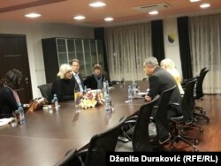 Dunje Mijatović sa gradonačlnikom Bihaća Šuhretom Fazlićem i saradnicima