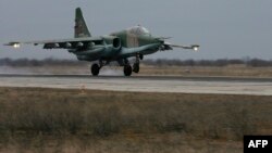 Российский бомбардировщик Су-25. Иллюстативное фото.