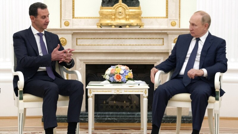 Putin pret Assadin në Moskë, kritikon SHBA-në dhe Turqinë  