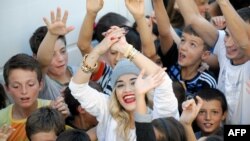 Rita Ora gjatë xhirimeve në Kosovë