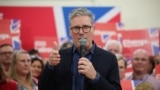 Keir Starmer, președintele Partidului Laburist, vorbește la un eveniment de campanie din orașul Redditch, Marea Britanie, 3 iulie 2024.