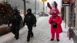 Российские полицейские патрулируют улицы Москвы, 16 февраля 2026 года