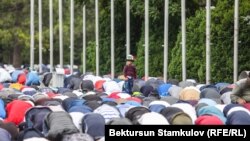 Бишкек. Айт намаз учуру. Архивдик сүрөт. 