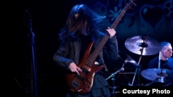  Басистката на Freakdale Наталия Георгиева 