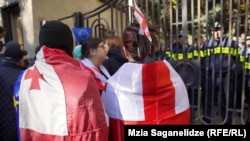 Gruzijska opozicija, koja je odbila da prizna rezultat, organizovala je velike proteste.