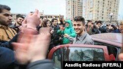 Мегман Гюсейнов після засідання суду, Баку, 10 січня 2017 року