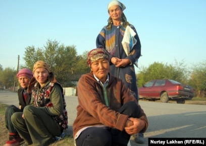 Жүргізуші Ксения Демидова сексуалды. Үлкен бөкселері бар жетілген әйелдердің фотосуреттері