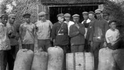 Сдача зерна по продналогу, село Удачное Гришинского района Донецкой области, 1922 год