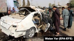 موتر الیاس داعی، خبرنگار رادیو آزادی که هدف ماین مقناطیسی قرار گرفت