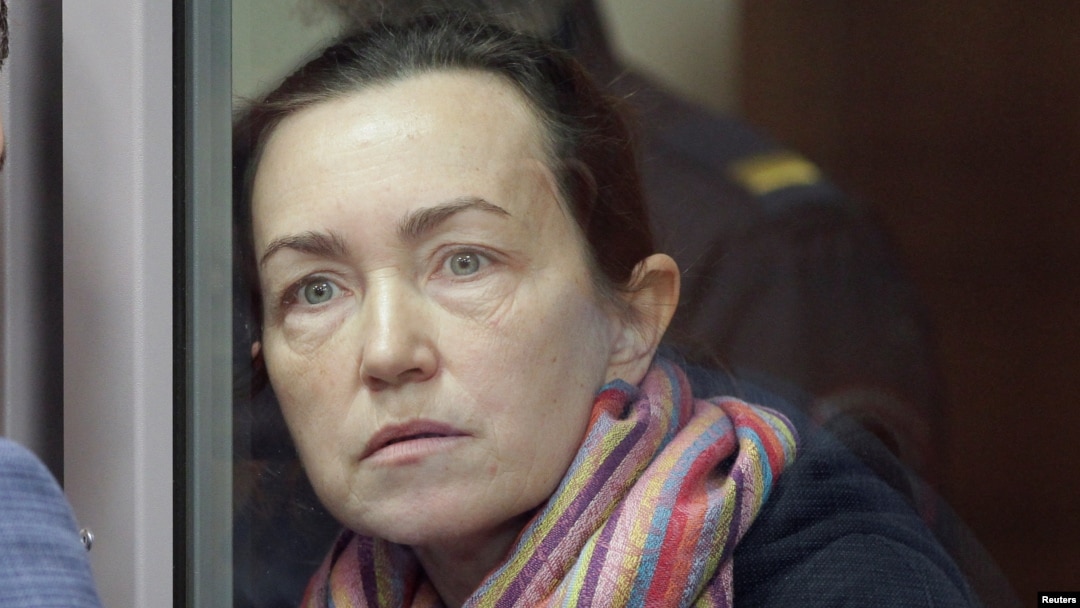Журналистката Алсу Курмашева в съда в Казан. Неотдавна тя написа от килията си, че задържането ѝ "бавно, но сигурно става все по-малко поносимо"
