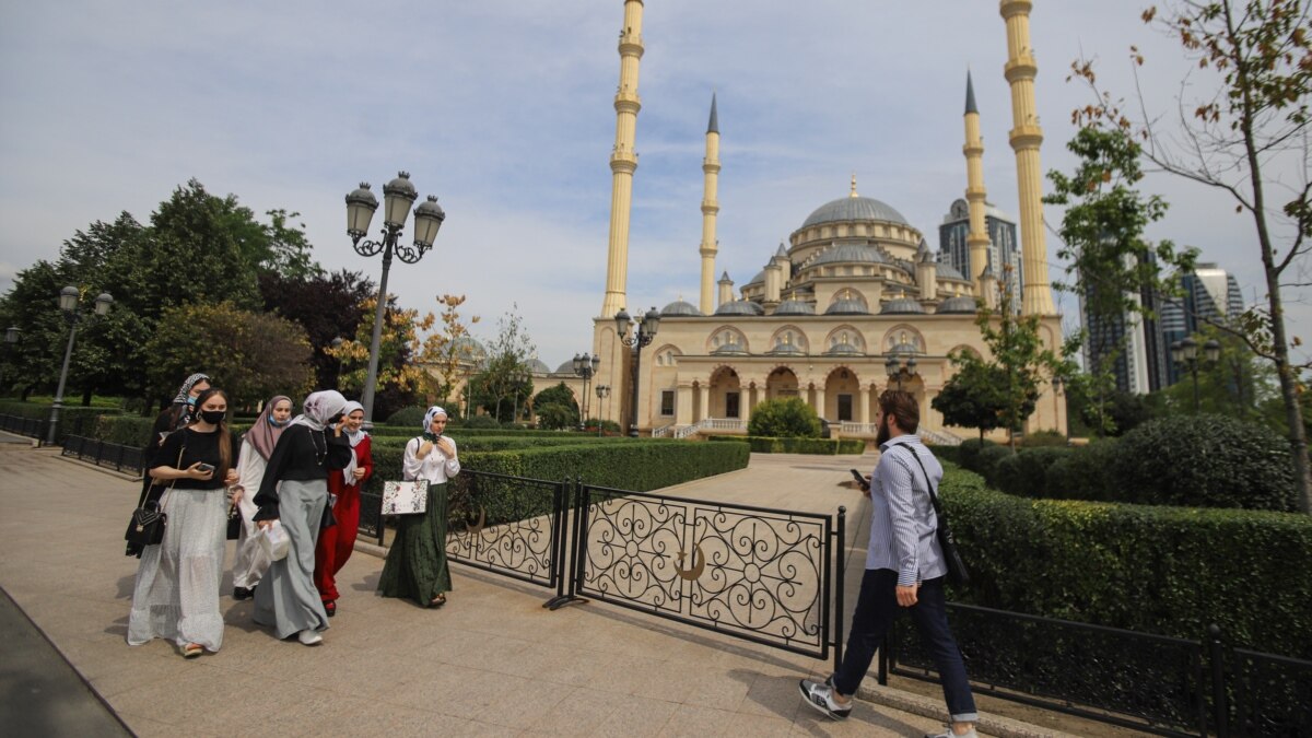 In Novocherkassk, female college students were expelled for wearing a hijab